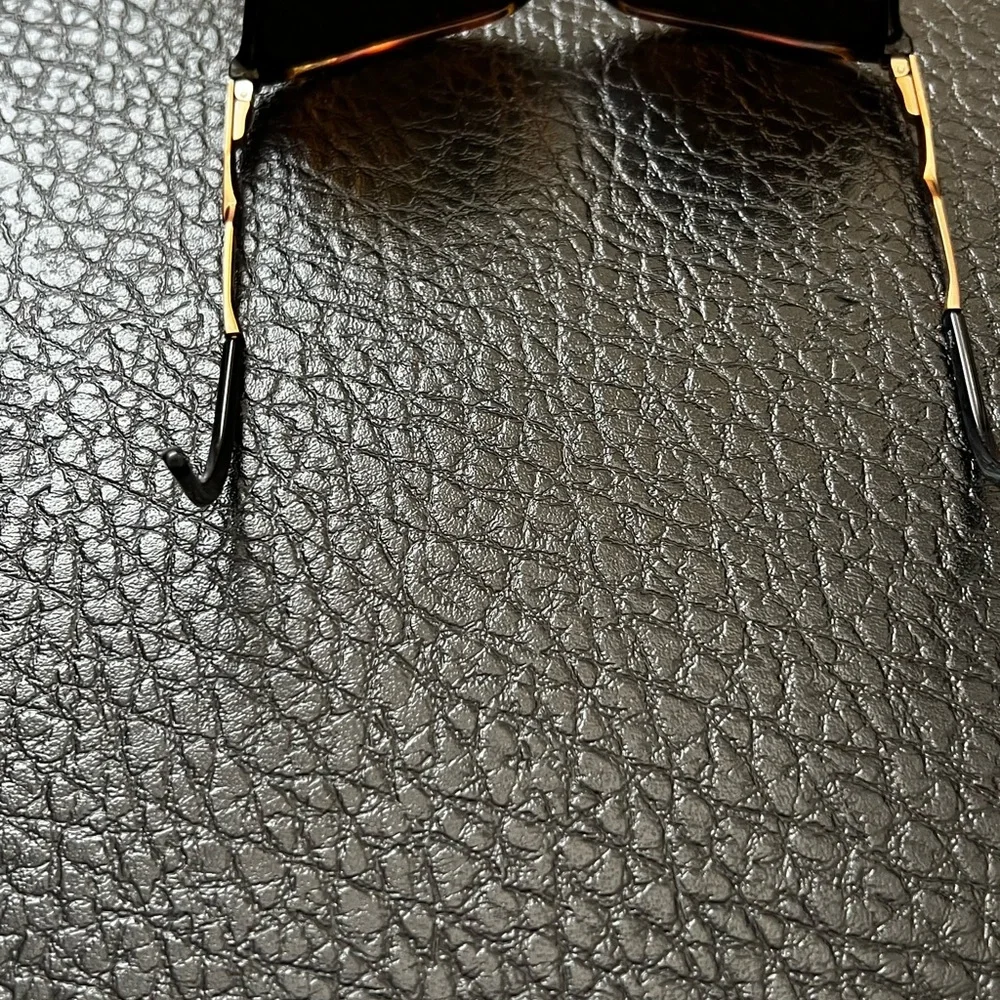 Sunglasses - Picture 5 of 11